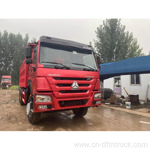 Used dump truck loading 30 tons